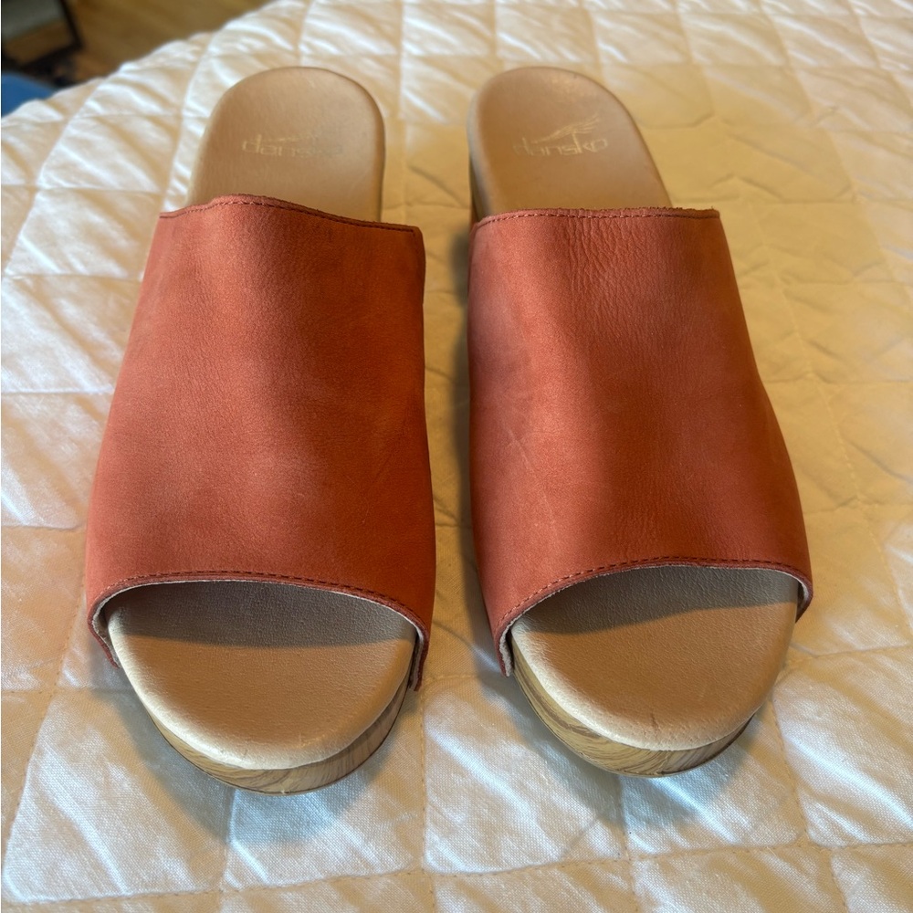 Dansko Women's Tan Leather Mules